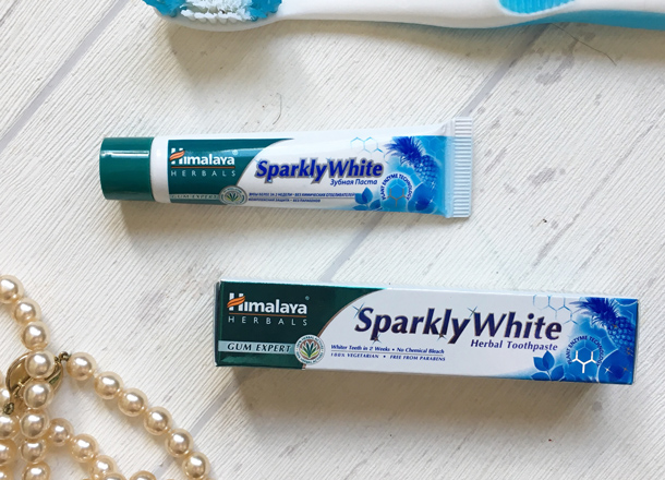 Зубная паста отбеливающая «Sparkly White» Himalaya Herbals